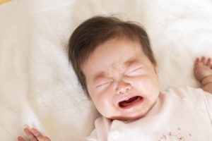 夜泣きがつらい！原因と対策方法を知っておこう