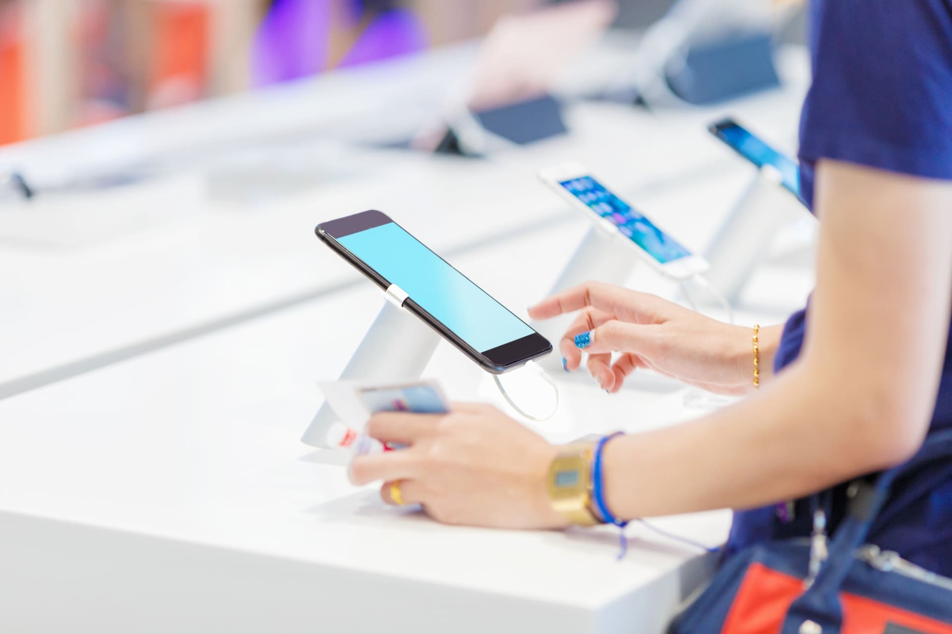 新品・未開封のスマホを安く買う際の注意点