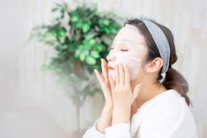 30代になったらスキンケアは変えるべき？見直すサインとポイントを解説